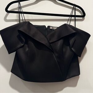 Aloe + Olivia black top
